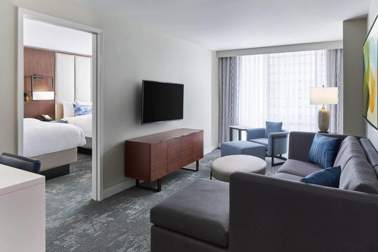 Hotel By Marriott Downtown/convention Center 3*