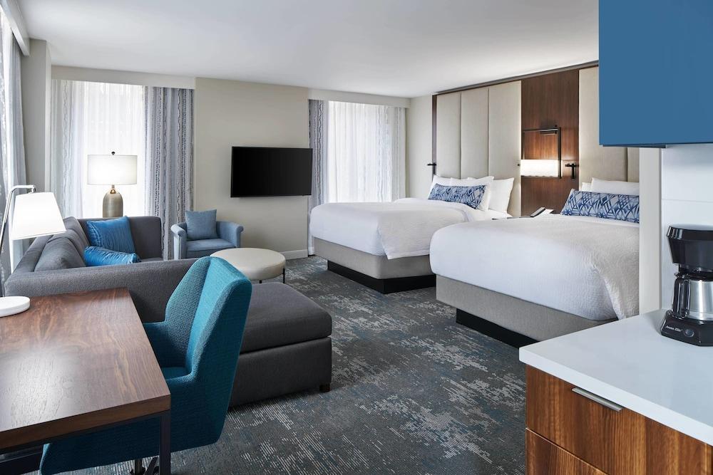 By Marriott Downtown/convention Center Hotel