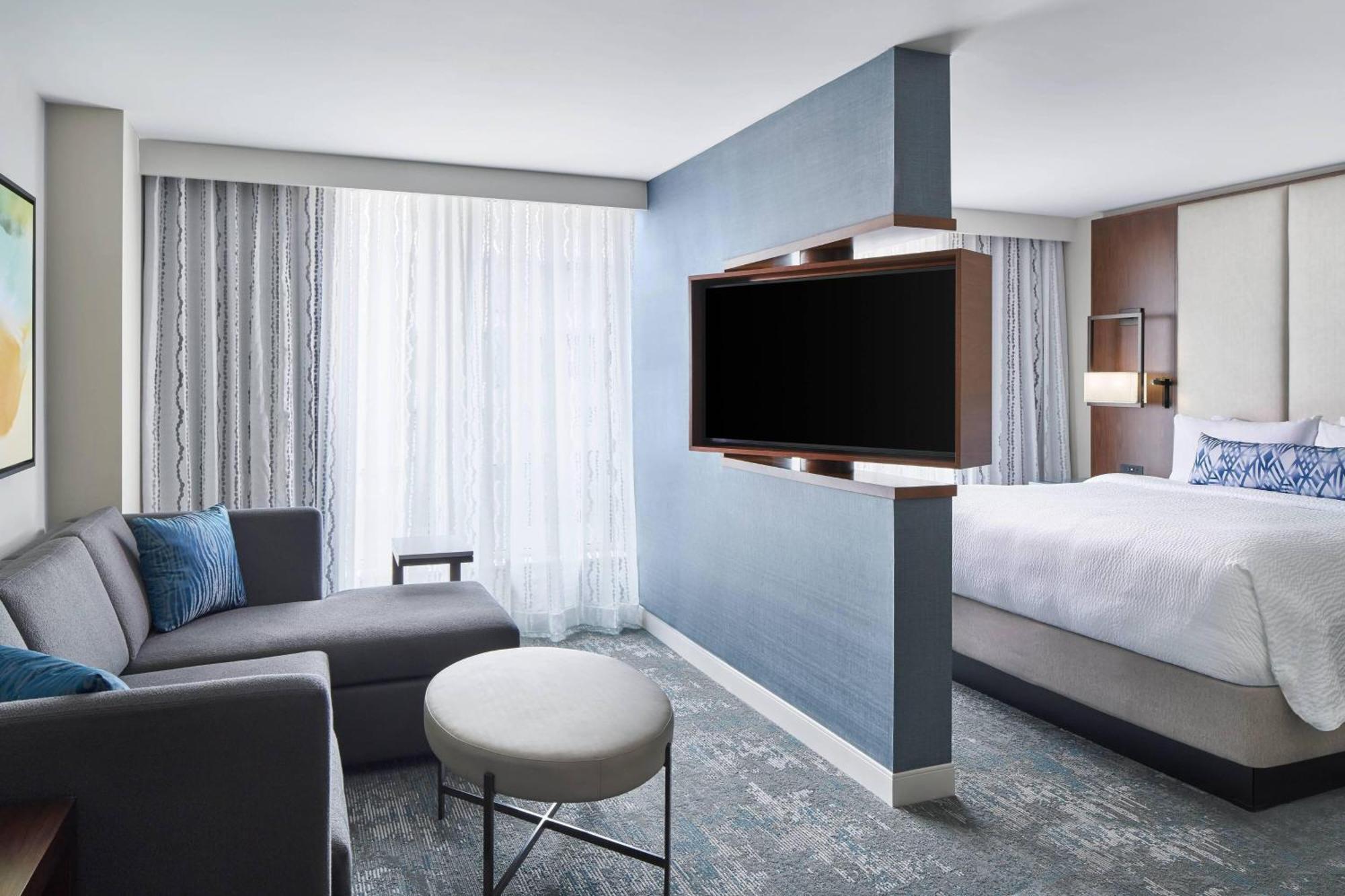 By Marriott Downtown/convention Center Hotel