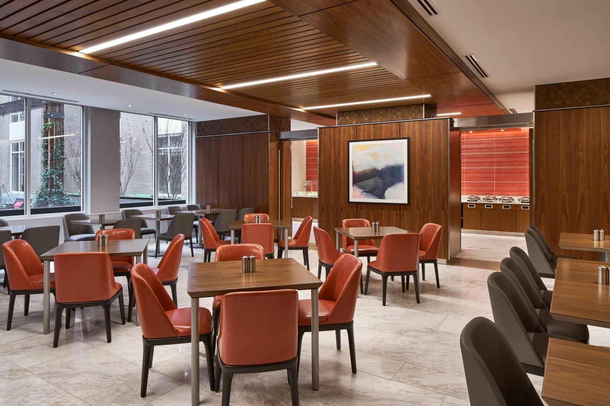 By Marriott Downtown/convention Center 3*